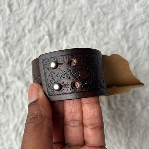 Justin Boots Dark Brown Tooled Genuine Leather Cuff Bracelet - Picture 3 of 4